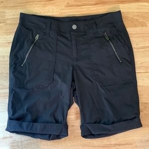Athleta Cuffed Trekkie Shorts